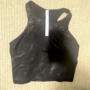 Lululemon Invigorate training tank top
Color: Foil (black)
Size: 6